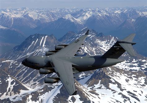 C 17 Globemaster Iii An Introduction Loraine D Nunley Author