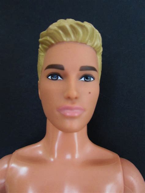 Barbie Ken Fashionistas 118 FXL65 Hyper Print Nude