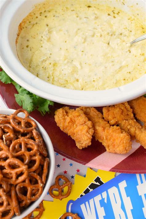 Slow Cooker Salsa Verde Cheese Dip