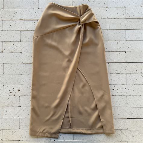 CONJUNTO ALFAIATARIA CROPPED E SAIA MIDI NÓZINHO NUDE Dondoca Moda Feminina