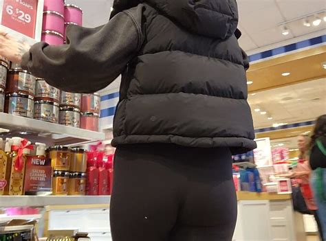 Brunette Milf Soft Sexy Ass In Black Leggings Spandex Leggings Yoga Pants Forum