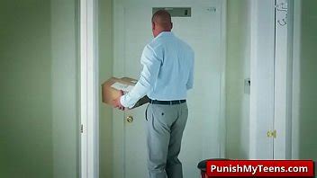 Porno Sometido El Paquete Misterioso Con Alex Moore Vid XVIDEOS