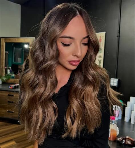 Teddy Bear Brunette Comment Adopter La Coloration La Plus Tendance Qui Illumine Le Teint