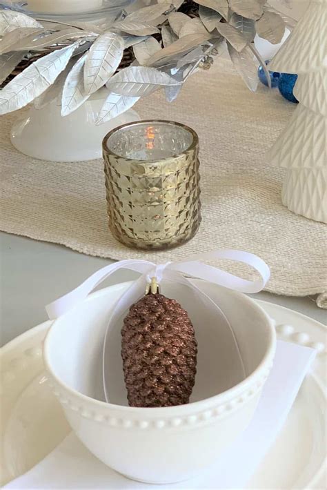 White Christmas Table Decorations In 5 Easy Steps Thetarnishedjewelblog