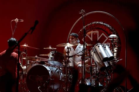 Chad Smith des Red Hot Chili Peppers rend à nouveau hommage à Taylor Hawkins Rolling Stone