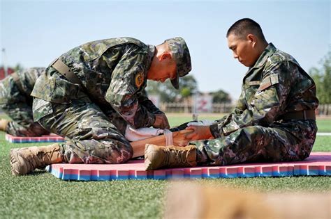 战高温斗酷暑 武警陕西总队新兵团夏季练兵掠影