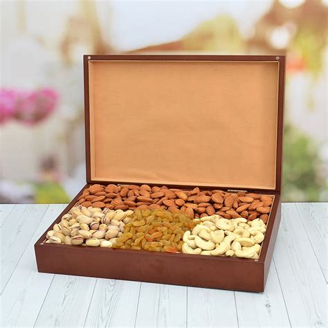 1 Kg Kaju Almond Raisins Pista A Box Gift Baskets