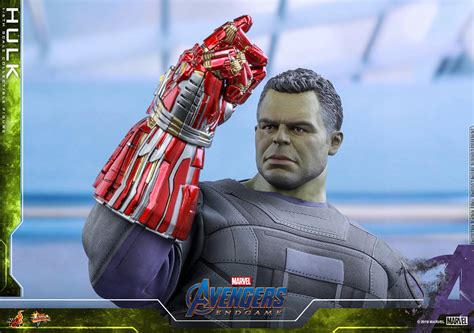 再現浩克彈指姿態 Hot Toys MMS558 復仇者聯盟終局之戰浩克 Hulk 1 6 比例人偶作品