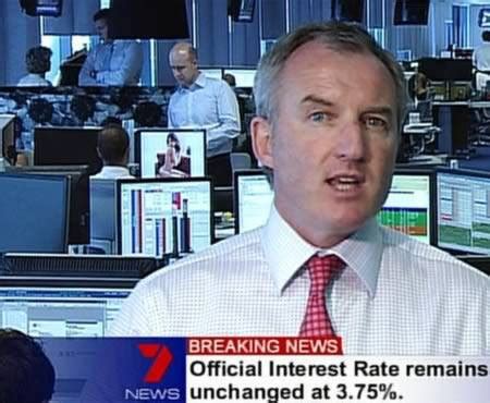 Những tấm ảnh lộ hàng tai hại từ anh chàng đăng nhầm ảnh nude khi bán lò vi sóng tới bức hình