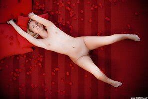 Teen American Beauty Junia Naked Bliss Femjoy Porn Pic