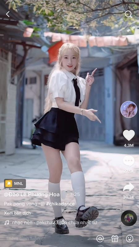 Gái xinh dạy nhảy hot nhất TikTok diện áo dài đẹp miễn chê