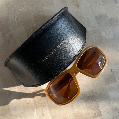 Burberry Sunglasses Shield Wrap Shades Opal Tan Nude Color Leather Case