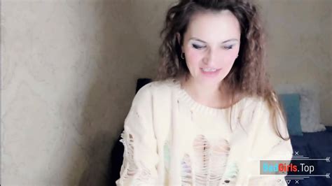 Long Hair Pretty Face Webcam Brunette Milf Show