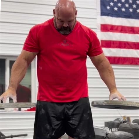 Brian Shaws Extreme Grip Strength Makes Lifting Two 20kg Plates Look Easy