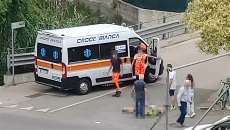 Incidente Mortale A Latina Ciclista Colpito Da Un Auto La Caduta Fatale Perde La Vita Un Uomo