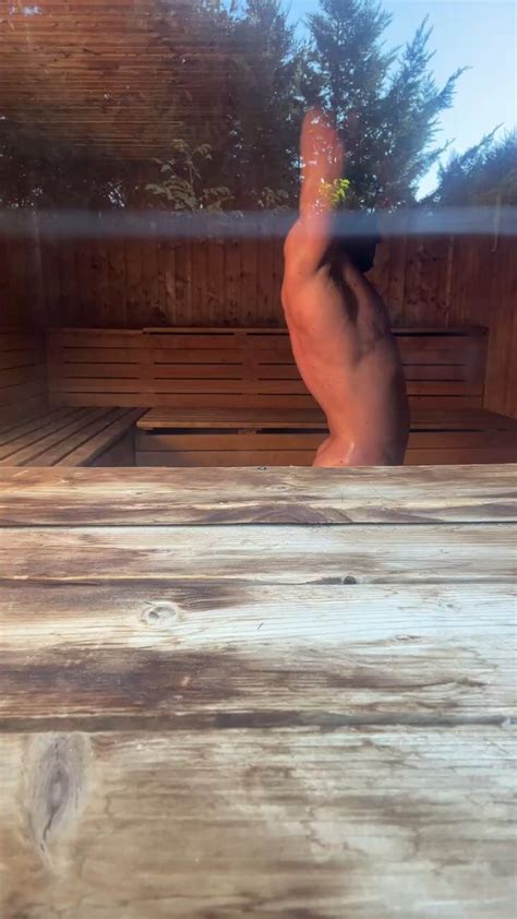 Hot Muscle Hunk In Sauna ThisVid