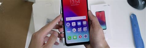 First looks inside the Realme 2 | Unboxing