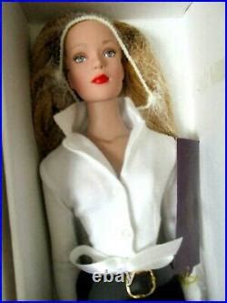 Robert Tonner Tyler Wentworth A R Blonde Signature Style Doll Mib