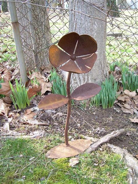 Rustic Metal Yard Flower Lawn Art Sculpture Wv Crafted