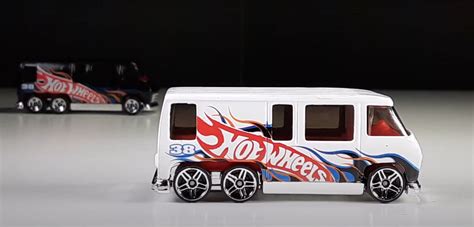 Tiny GMC Motorhome Is A Classic Hot Wheels Casting You Can Still Get One Autoevolution