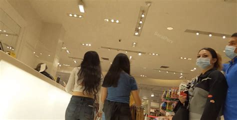 Not Oc Latina With Nice Dump Caught On Spandex Leggings Yoga Pants Forum