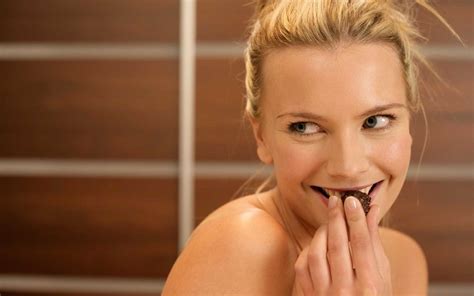 Have Dinner In The Nude At Paris S First Naked Restaurant