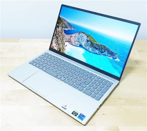 Dell Inspiron 15 Plus プラチナ 7510 をレビュー Core I7 11800h＆rtx 3050 Ti搭載！高い性能