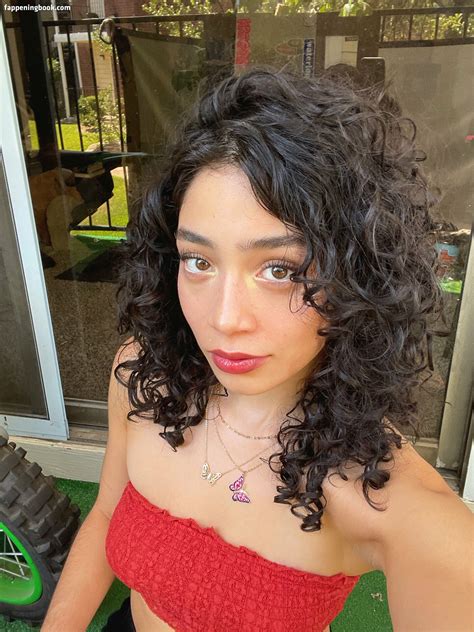 Alluringliyah EnchantingLiyah Ethereaaliyah Alluring Aaliyah Nude OnlyFans Leaks