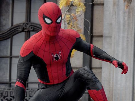 Spider Man No Way Home Has A Blink And Youll Miss It Costume Detail
