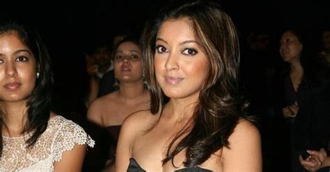 Actress World Tanushree Dutta Hot Cleavage