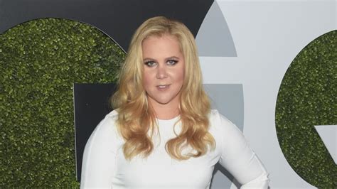 Amy Schumer Rocks Tiny Bikini In Hawaii See The Pic Entertainment Tonight