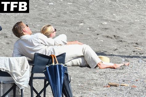 Dakota Fanning Nude OnlyFans Leaks Fappening Page FappeningBook