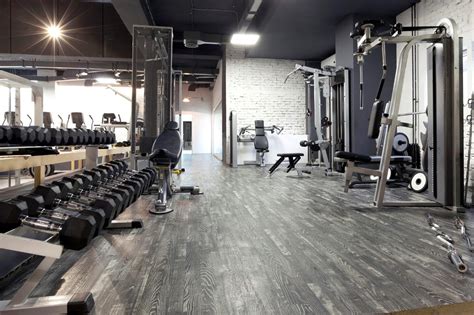 Тренажеры, фитнес оборудование и инвентарь, свободные веса