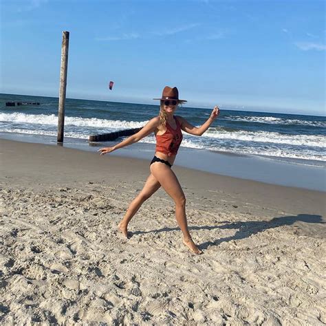 Ma Gorzata Socha W Bikini Na Pla Y Zdj Cia