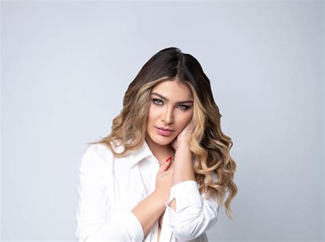 Migbelis Castellanos Le Puso Voz Al Desfile De Las Rosas 2023