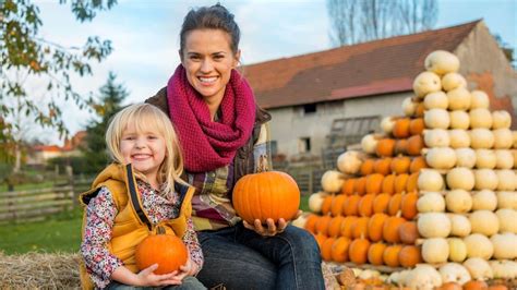 37 Fun Fall Activities To Make the Most of Fall This Year