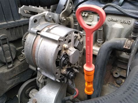 Направляющая щупа уровня масла — Volkswagen Passat B3, 1,8 л, 1990 года ...