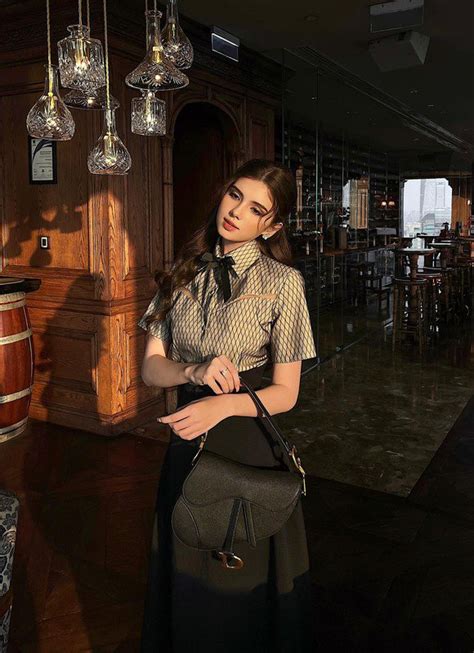 D N Hot Girl Lai T Y Mang N N T P C Tr Ng Kh Nh M L N