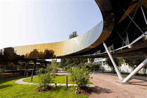 Ландшафтный аттракцион «Лента Мебиуса» на ВДНХ