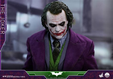 Hot Toys Dark Knight Trilogy 1 4 Scale Figures Batman And Joker The Toyark News