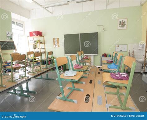 Sala De Aula Vazia Numa Escola Durante As Férias Imagem de Stock