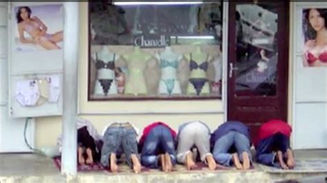 Round Table Project Management Saudi Women Can Finally Sell Lingerie