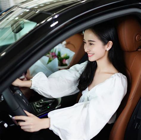 Liên tục tung ảnh mặc bikini nóng bỏng Jun Vũ rũ bỏ hoàn toàn hình tượng hot girl trong sáng