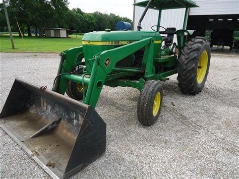 1982 John Deere 2940 2wd Tractor Wloader Bigiron Auctions