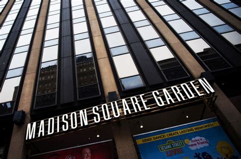 madison square garden switches  pepsi   century  coke