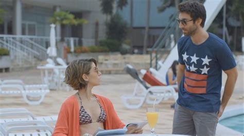 Naked Marina Palha In Prata Da Casa