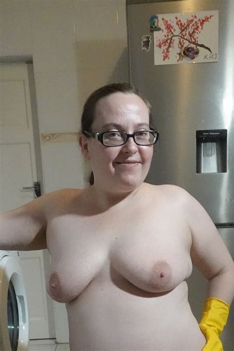 Naked Cleaning In Rubber Gloves Pics XHamster