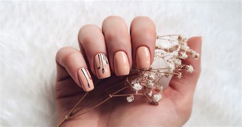 Et Si On Testait La Tendance Manucure Nude En Terrafemina