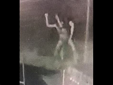 Me follan y me graban en la cámara de seguridad XVIDEOS