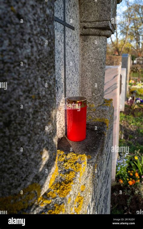 Cemetery Remembrance Candle Grave Light Stock Photo Alamy